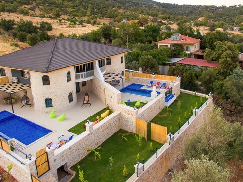  gece  -  Kasım
  | Seydikemer Karadere’de Hamamlı, Saunalı Lüks Villa